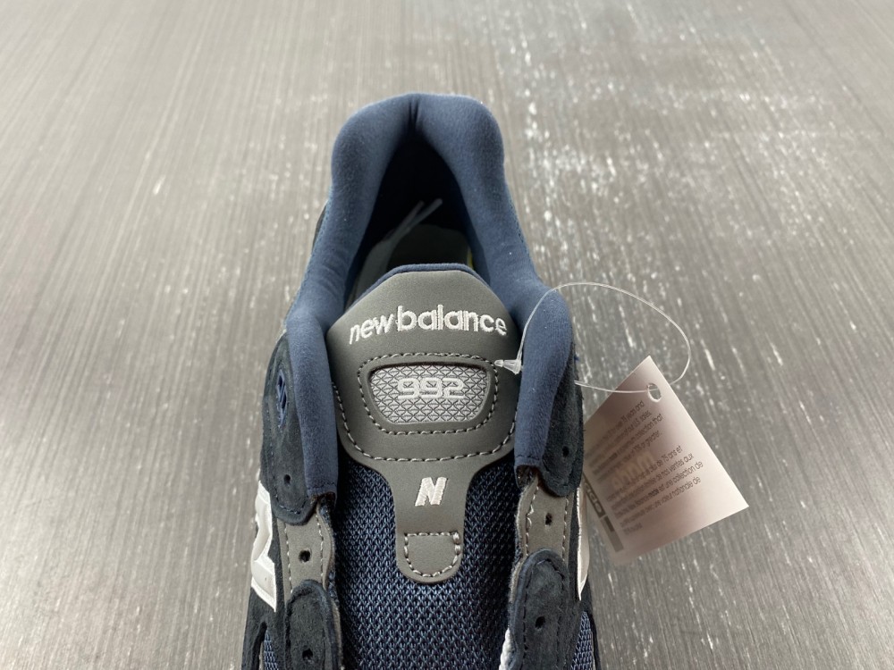 New Balance 993 - Navy / White