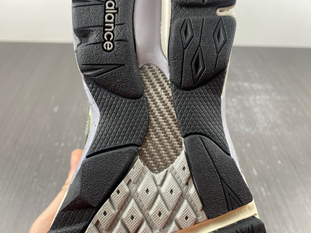 New Balance 990v3 MiUSA Patta Keep Your Family Close