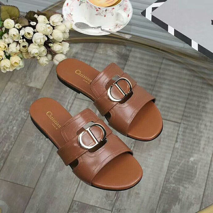 30 Montaigne Slide Camel Calfskin | DIOR