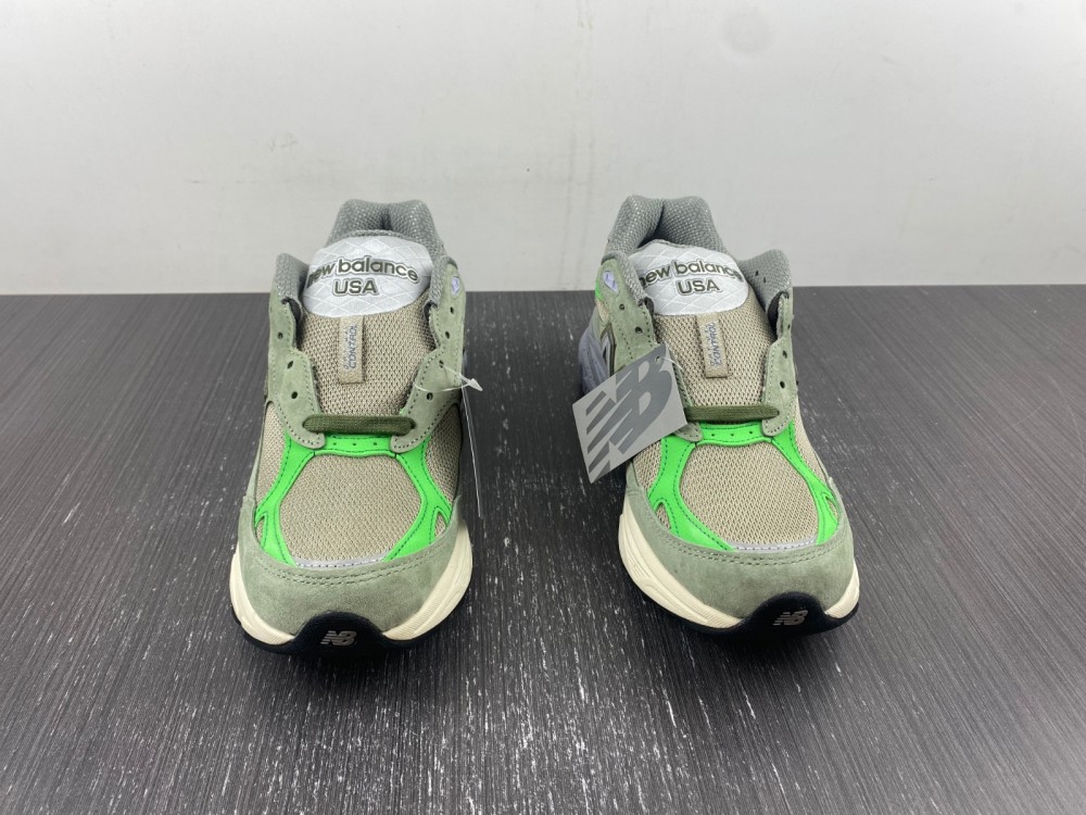 New Balance 990v3 MiUSA Patta Keep Your Family Close