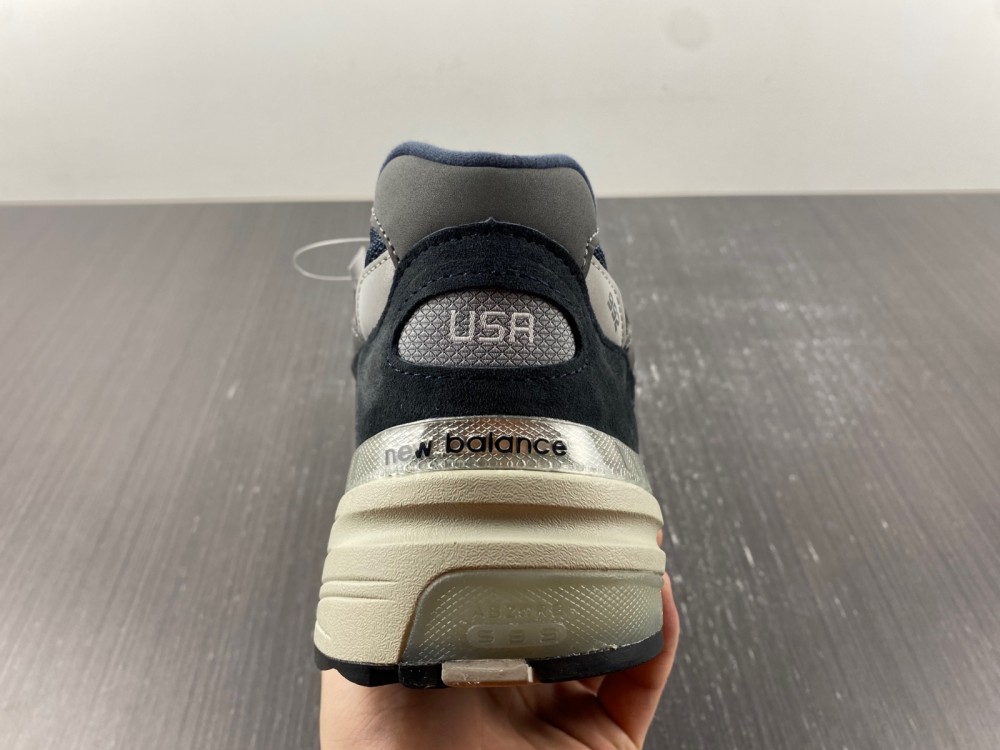 New Balance 993 - Navy / White