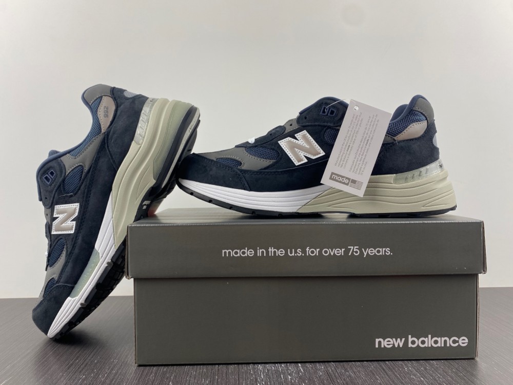 New Balance 993 - Navy / White