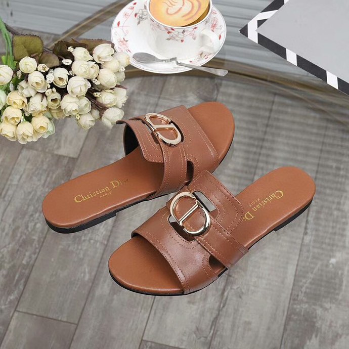 30 Montaigne Slide Camel Calfskin | DIOR