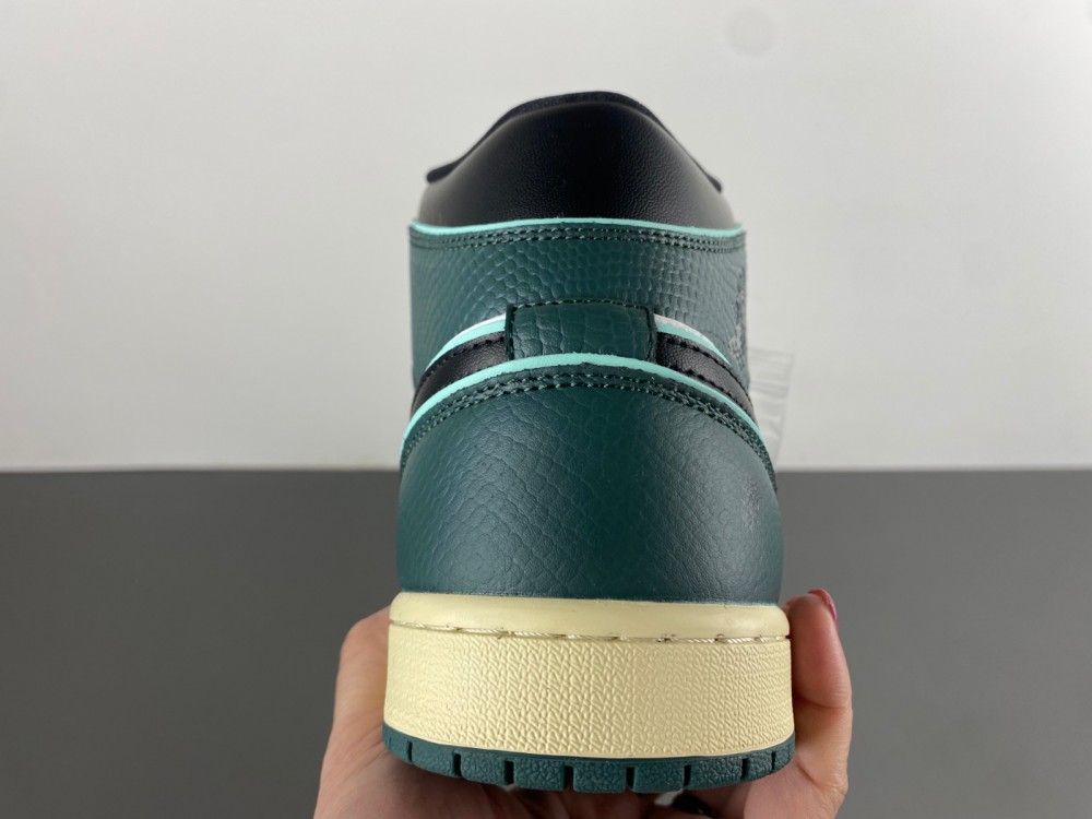 Jordan 1 Mid SE Oxidized Green FQ7818-100