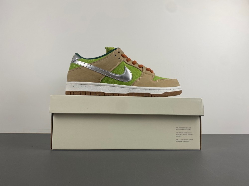 Nike SB Dunk Low Escargot  FQ7585-200