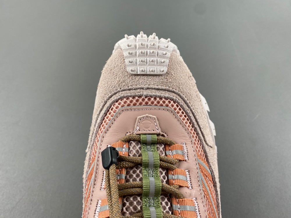 Moncler Trailgrip Sneakers Pink