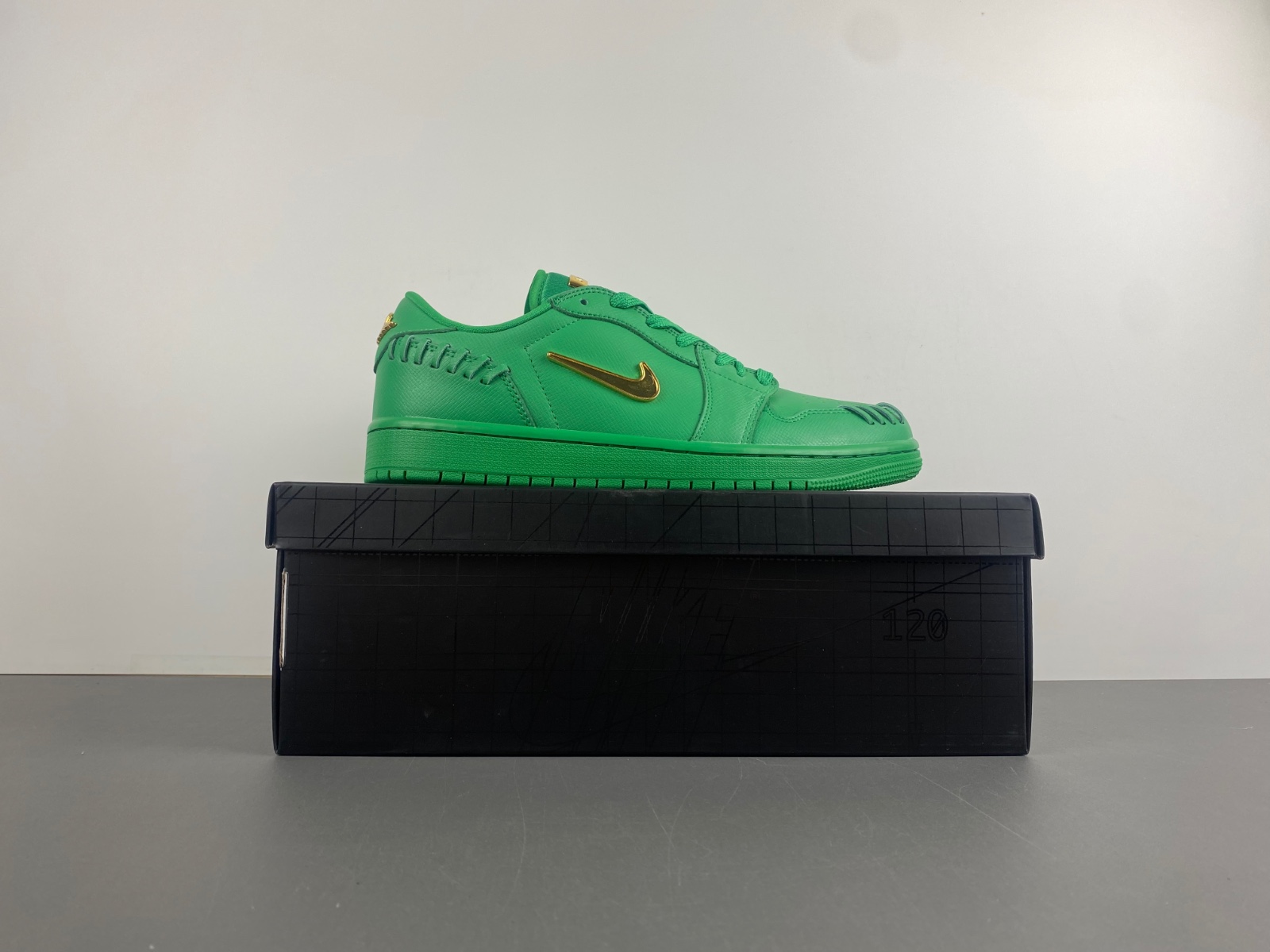 Air Jordan 1 Low Wmns Method Of Make Lucky Green FN5032-300