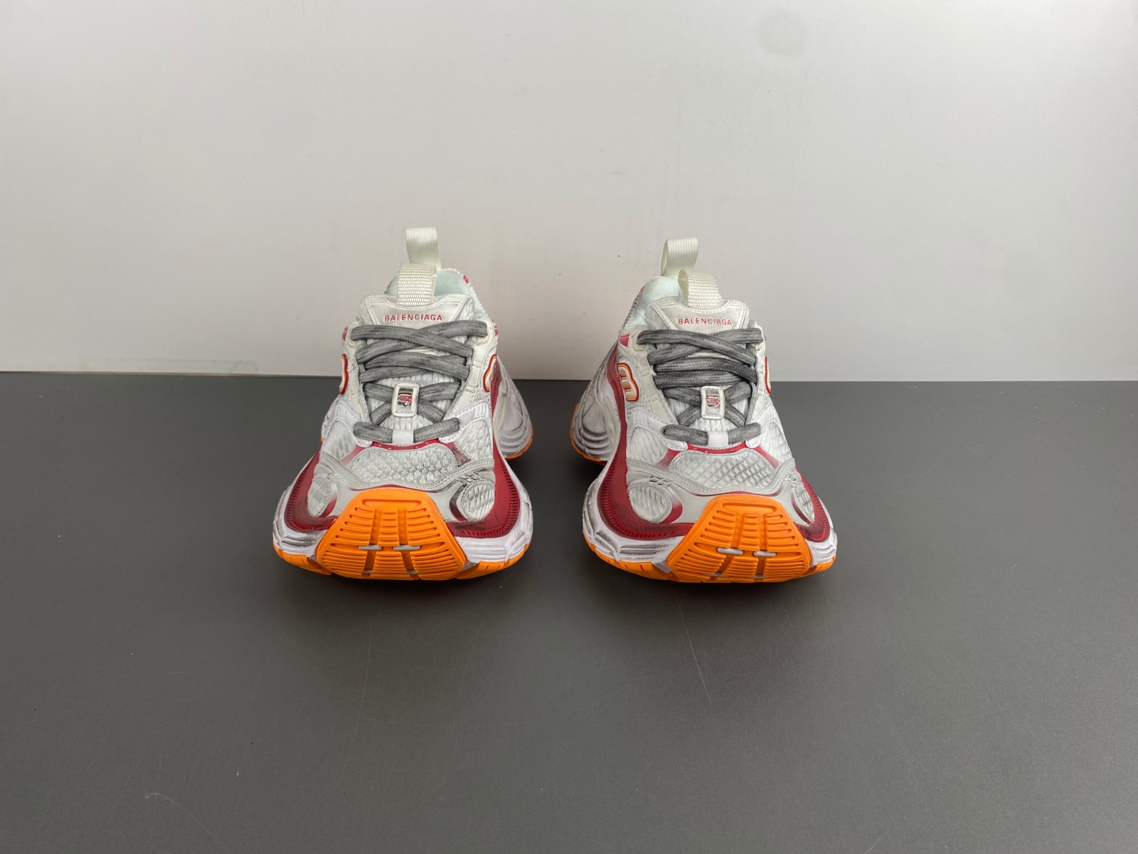 Women's 10xl Sneaker in White/red/orange  792778 W2MV2 9010I8