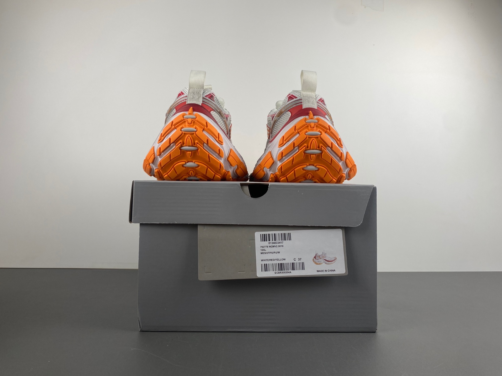 Women's 10xl Sneaker in White/red/orange  792778 W2MV2 9010I8