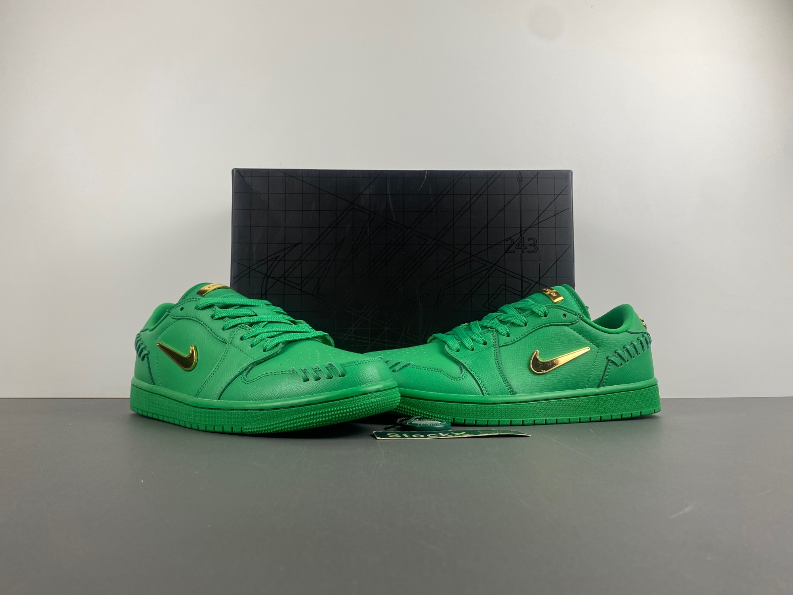 Air Jordan 1 Low Wmns Method Of Make Lucky Green FN5032-300