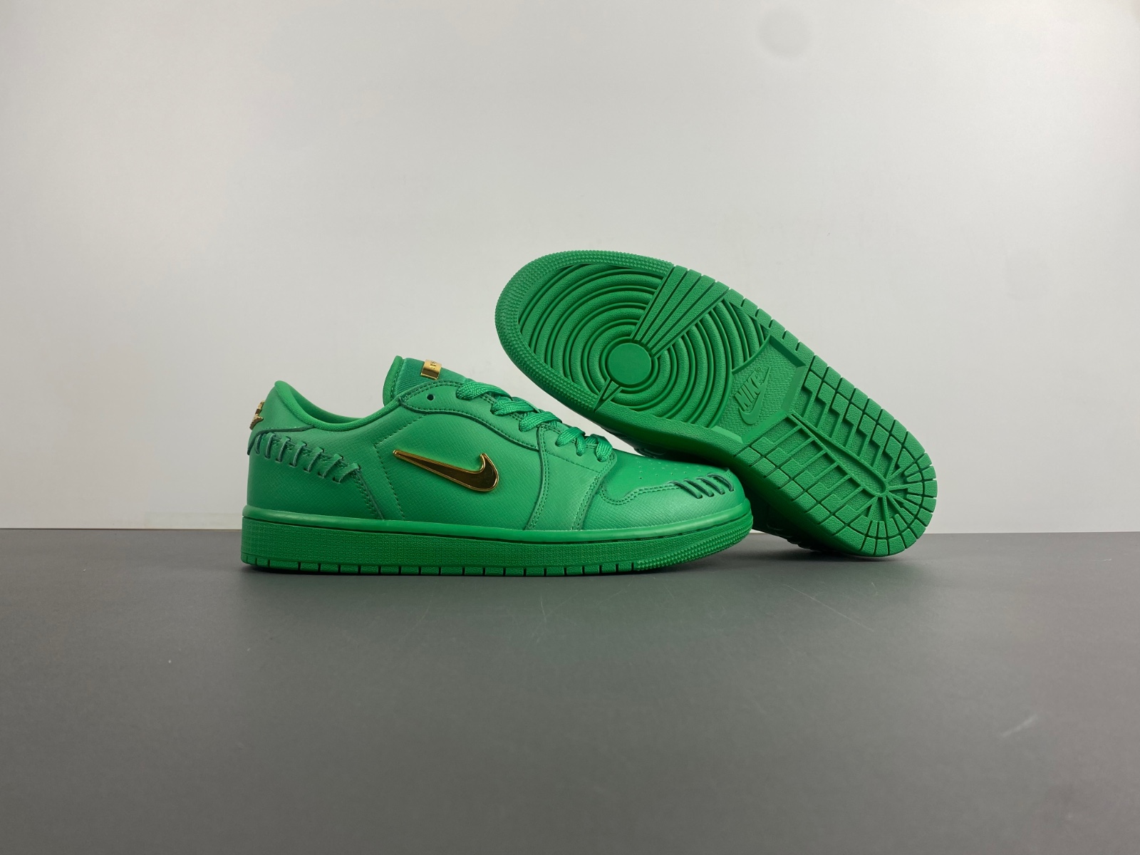 Air Jordan 1 Low Wmns Method Of Make Lucky Green FN5032-300