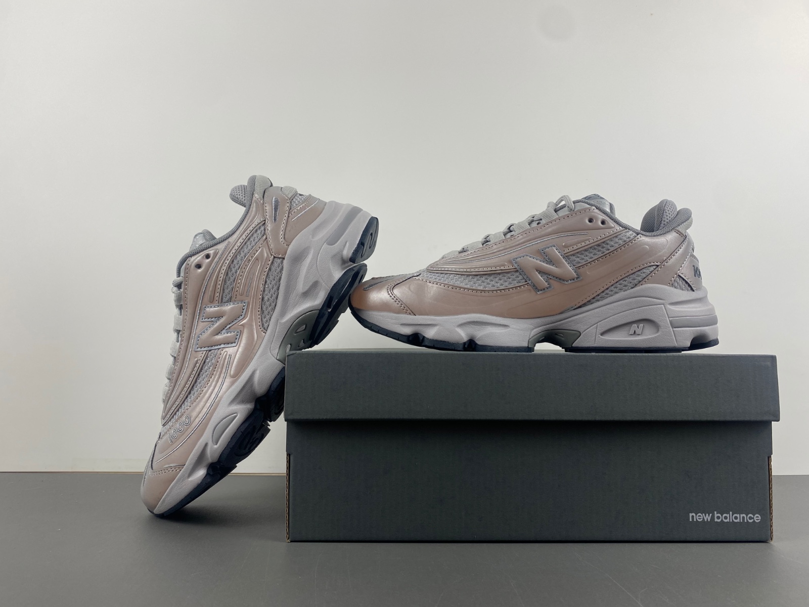 New Balance 1000 (Silver Metallic)M1000TE