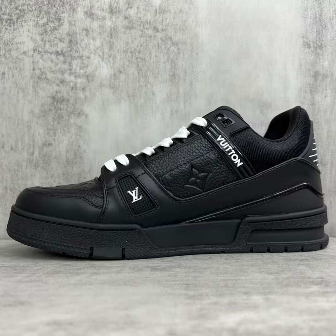 LOUIS VUITTON Trainer leather low-top lace-up fashion sneakers men's black-1AAREW