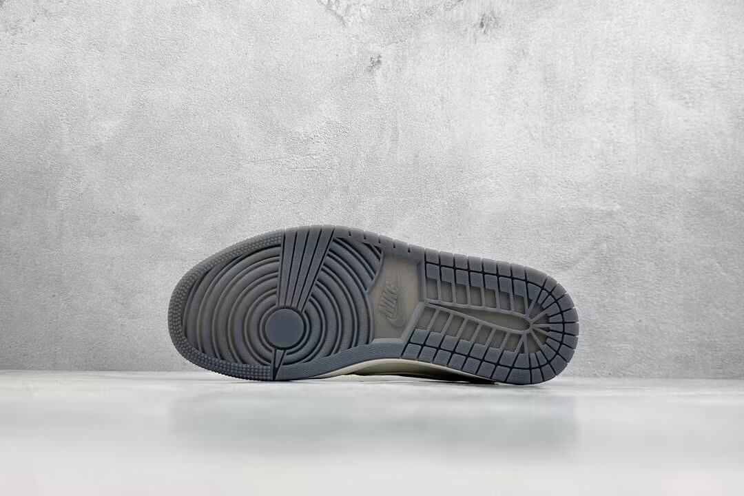 Travis Scott x Nike Air Jordan 1 x GUCCI Low AJ1 joint low-top sneakers TS joint barb XZ1658-002