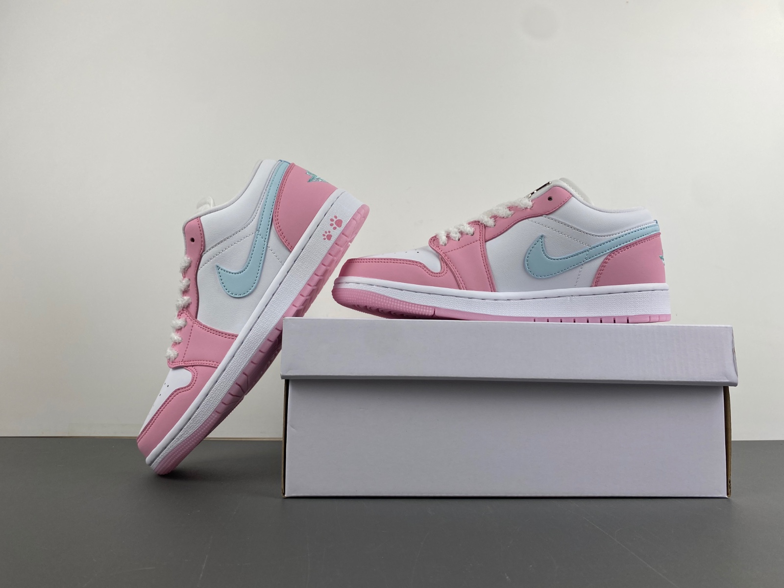 Air Jordan 1 Low SE Paw Print Pink Foam HM3706-141