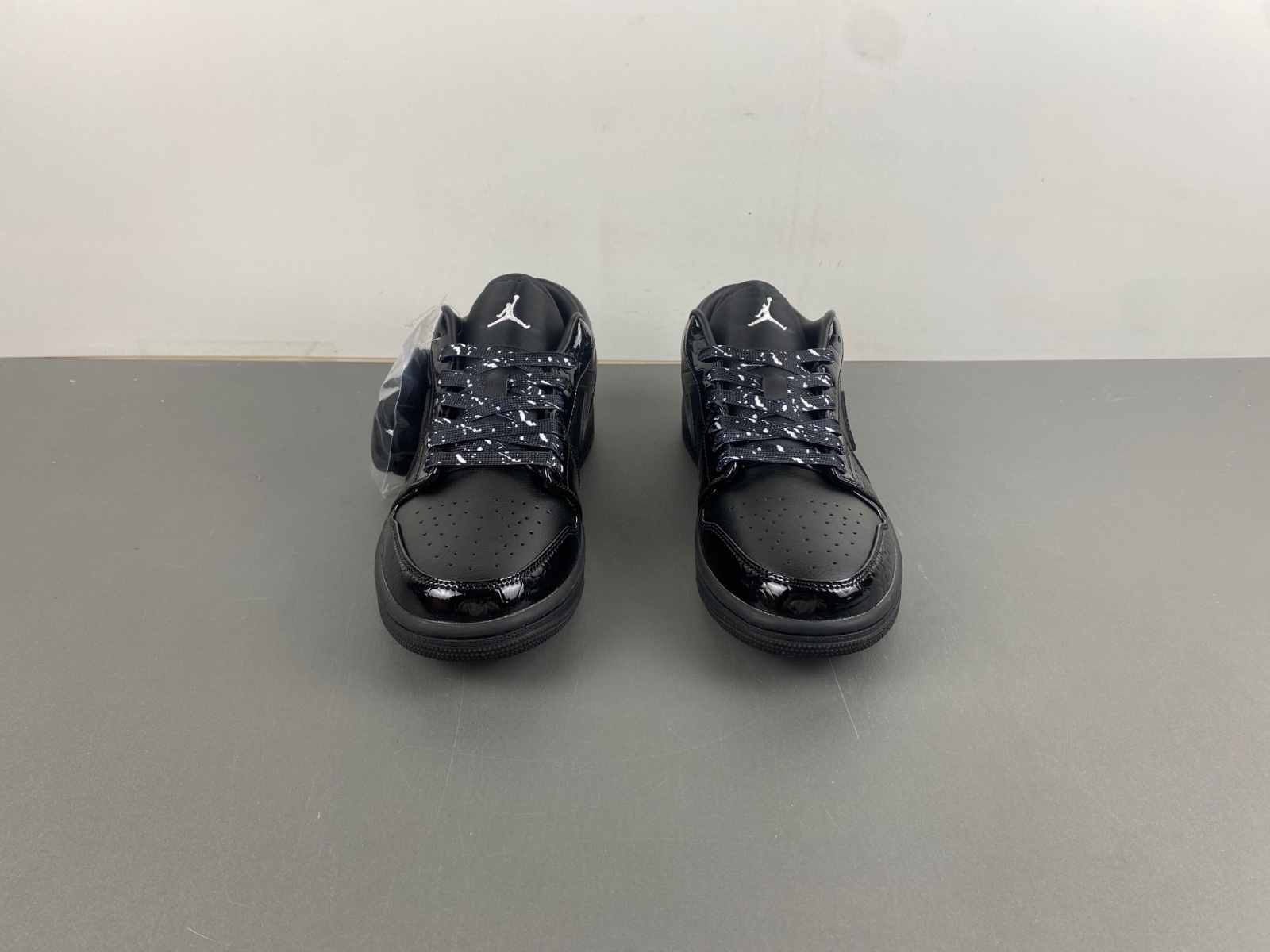 Air Jordan 1 Low 'Black Croc' HJ7743-010