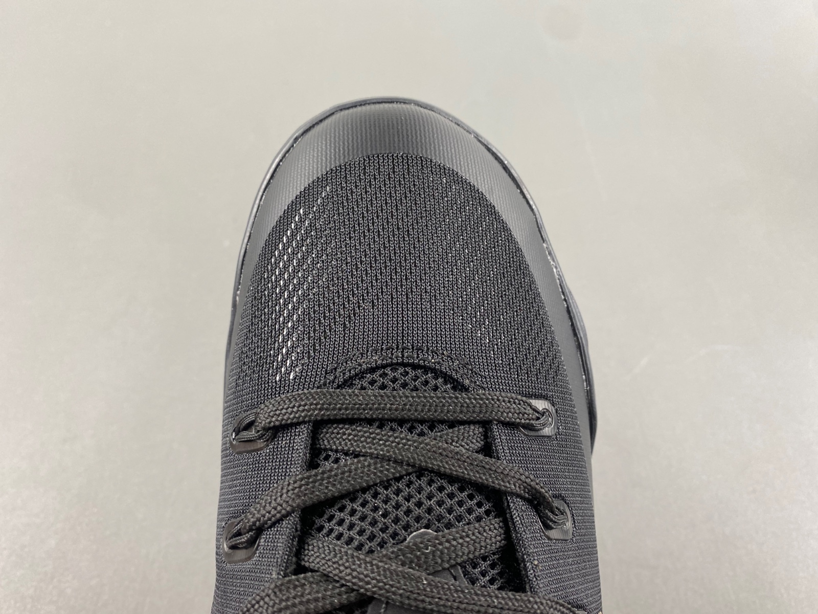 Nike Kobe 9 Black gold Gift of Mamba 646701-701