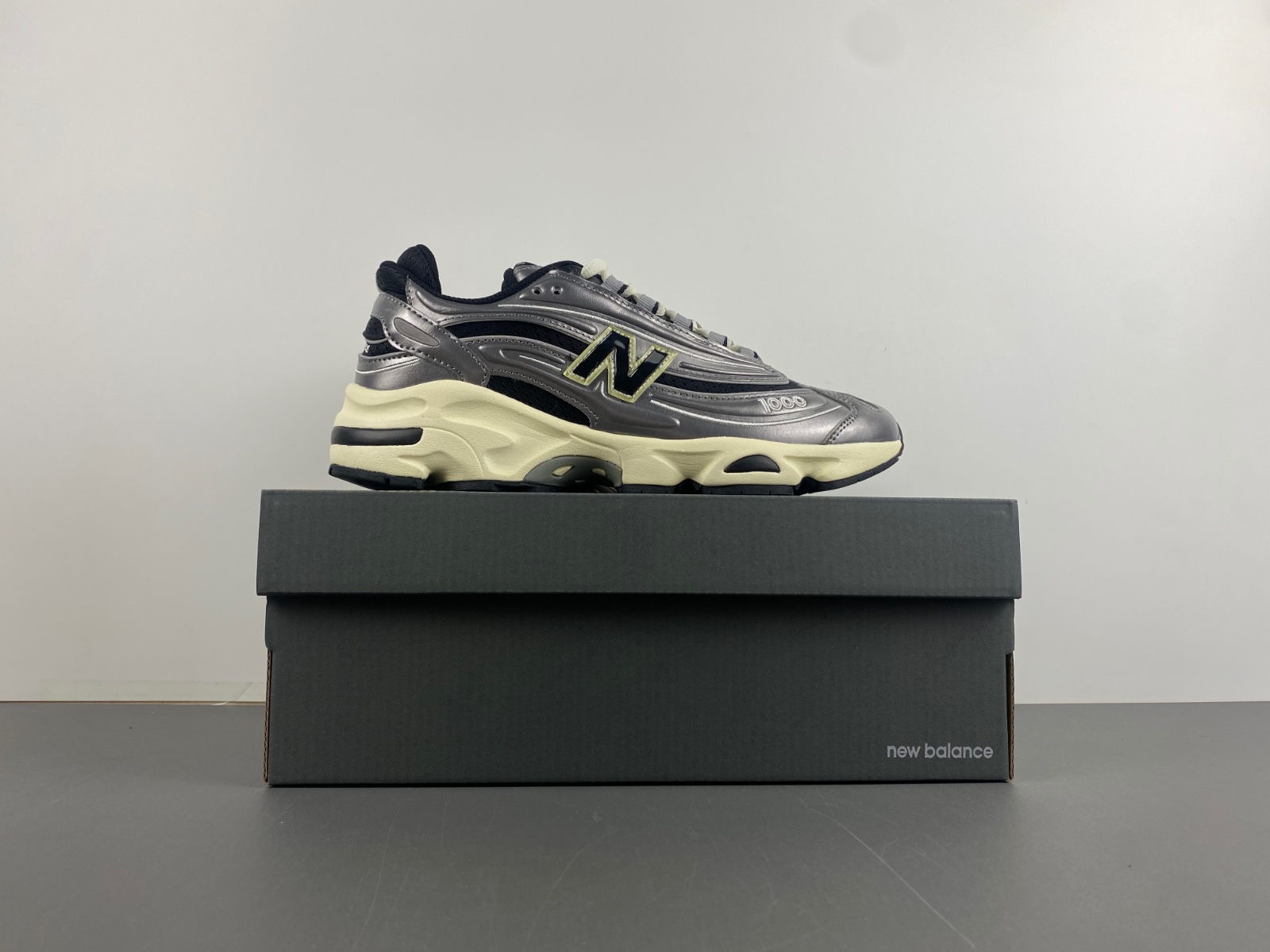 New Balance 1000 Silver Metallic / Black M1000SL