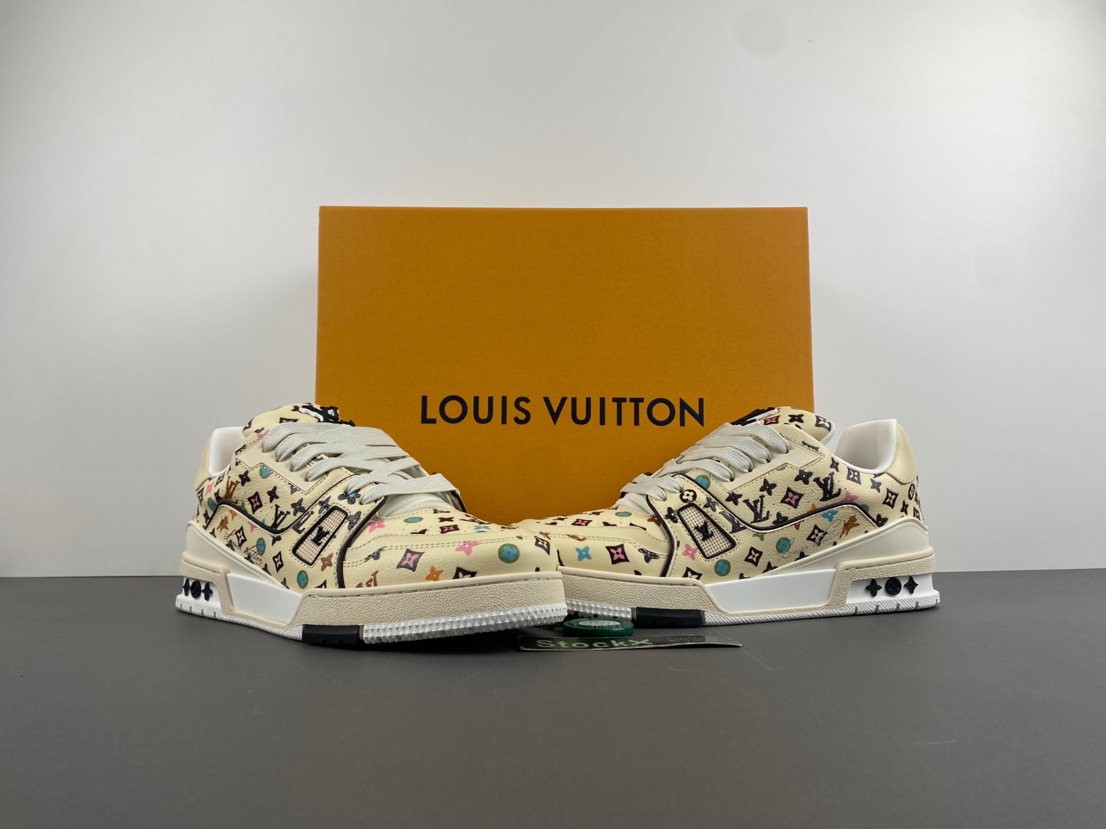 LOUIS VUITTON LV Trainer Sneaker Beige