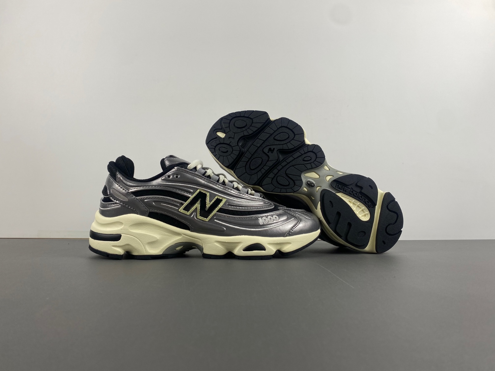 New Balance 1000 Silver Metallic / Black M1000SL