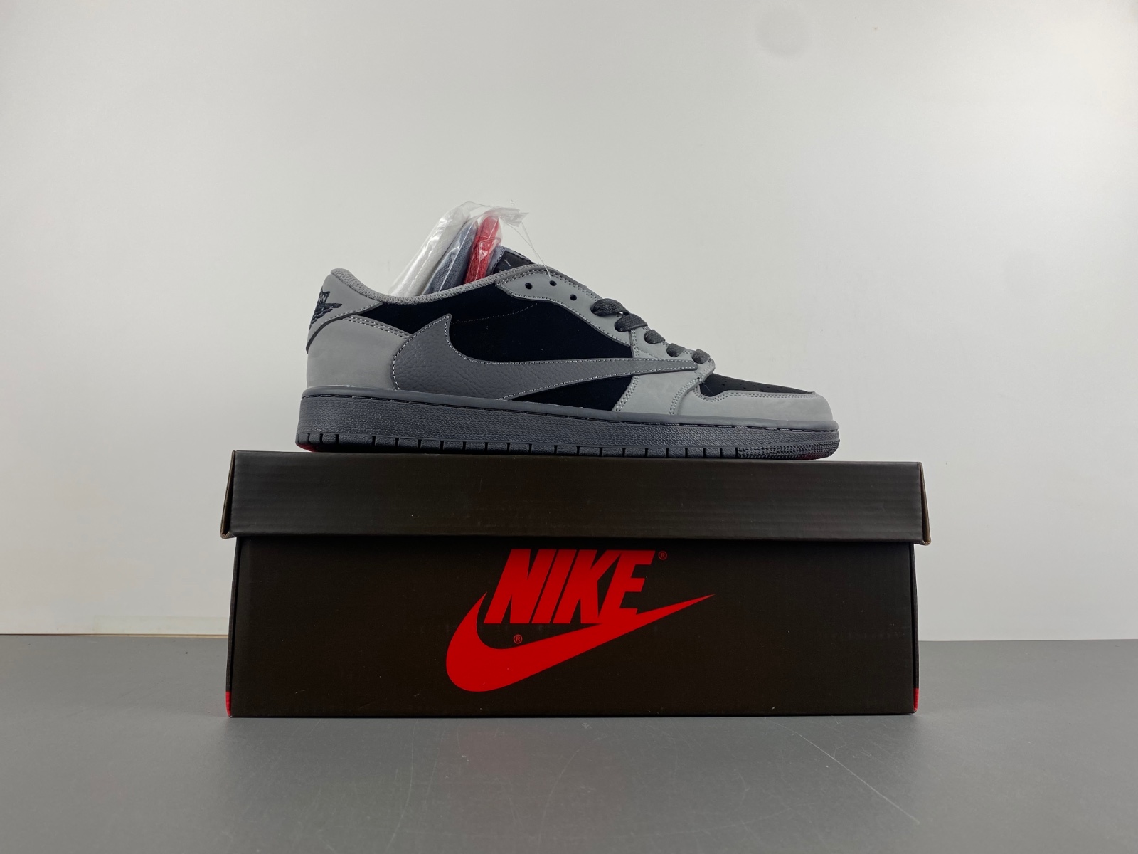 Travis Scott x Air Jordan 1 Low Gray and Black DM7866-775