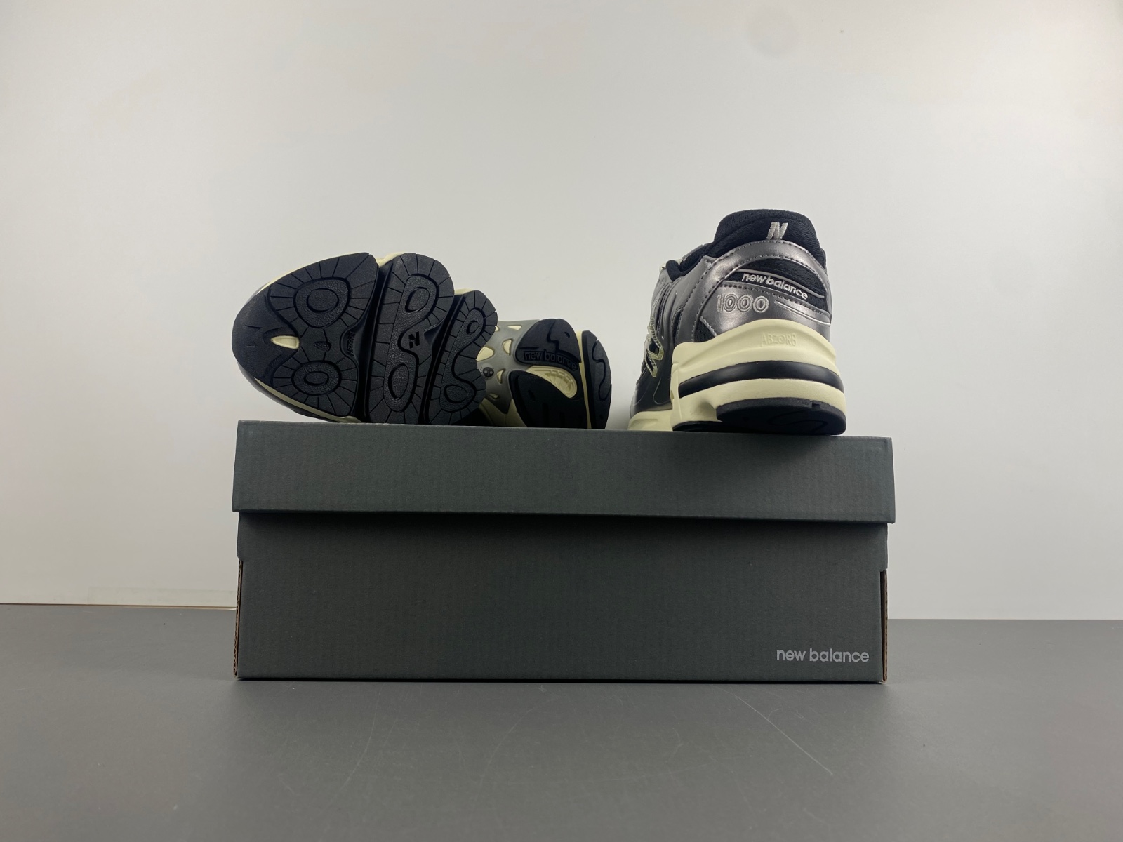 New Balance 1000 Silver Metallic / Black M1000SL