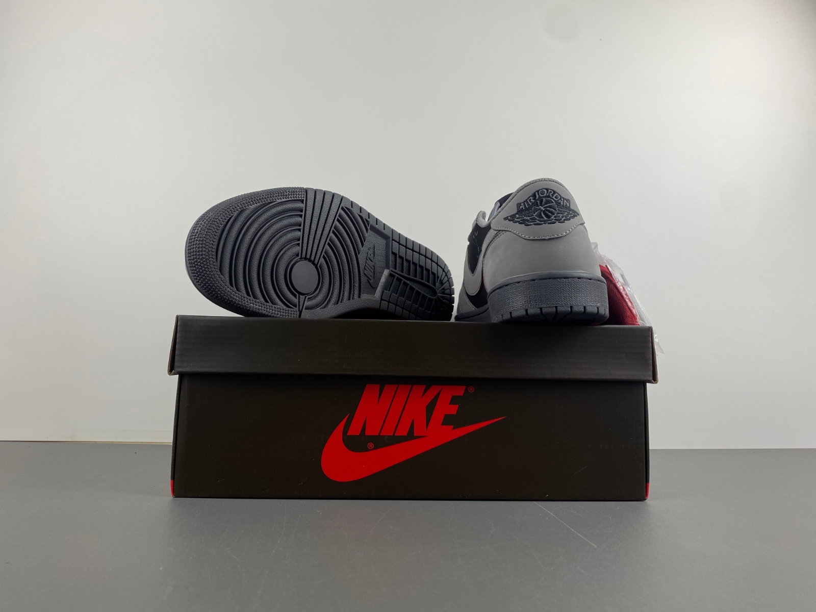 Travis Scott x Air Jordan 1 Low Gray and Black DM7866-775