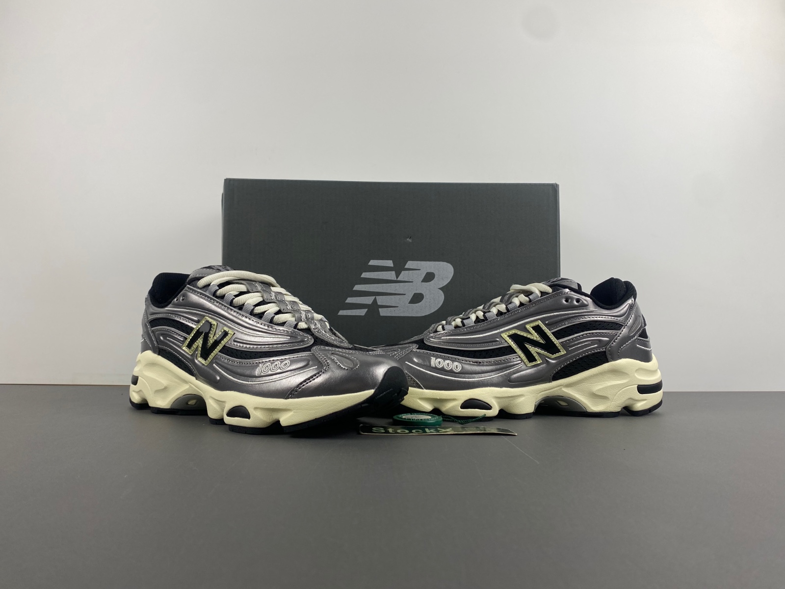 New Balance 1000 Silver Metallic / Black M1000SL