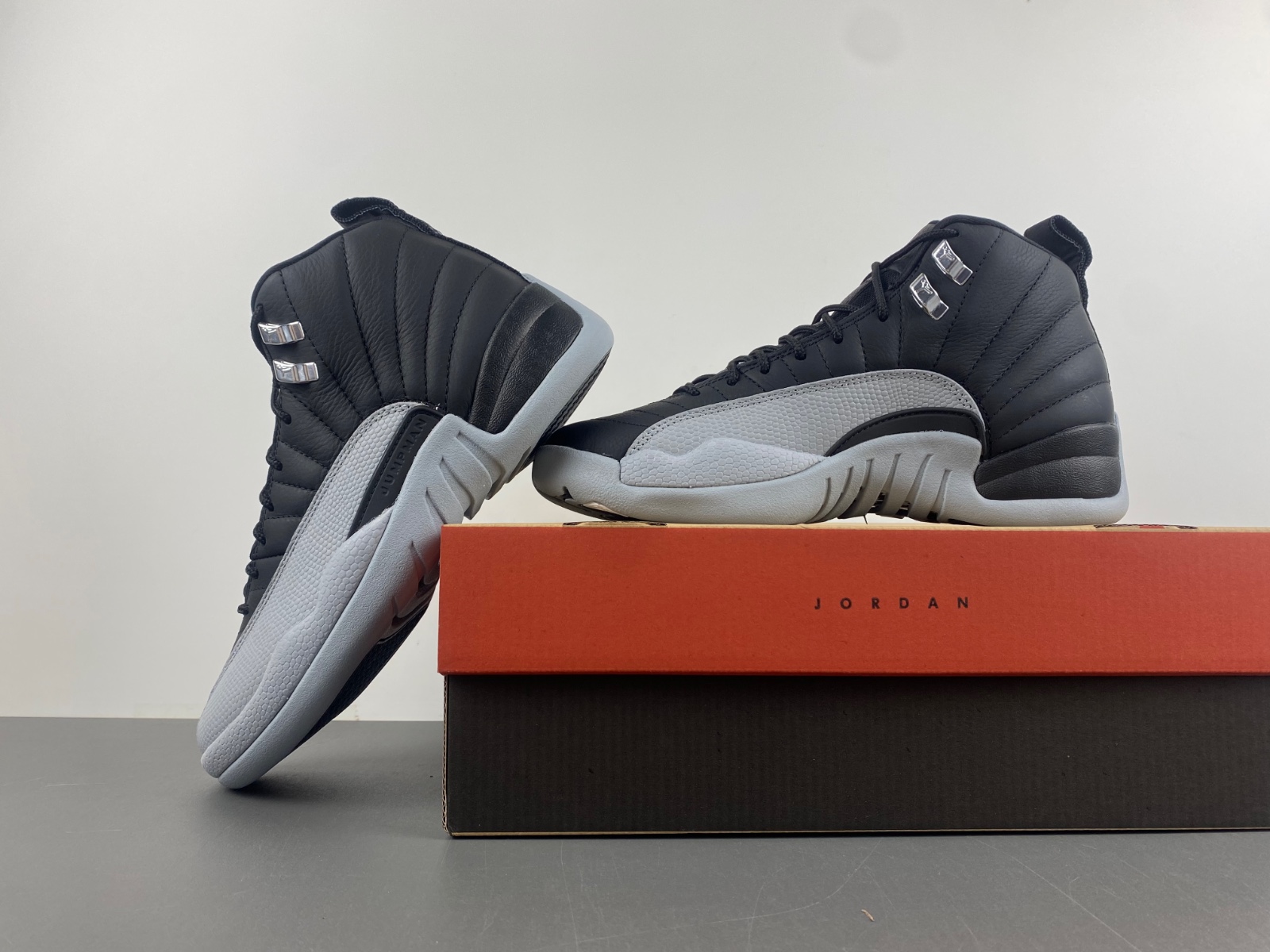 Air Jordan 12 Retro Low 'Wolf Grey' - CT8013-010