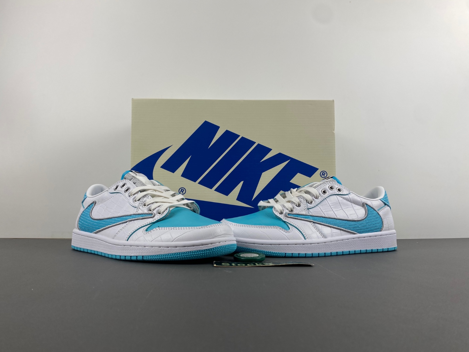 Travis Scott x Air Jordan 1 Low Branco & azul turquesa DM7866-771