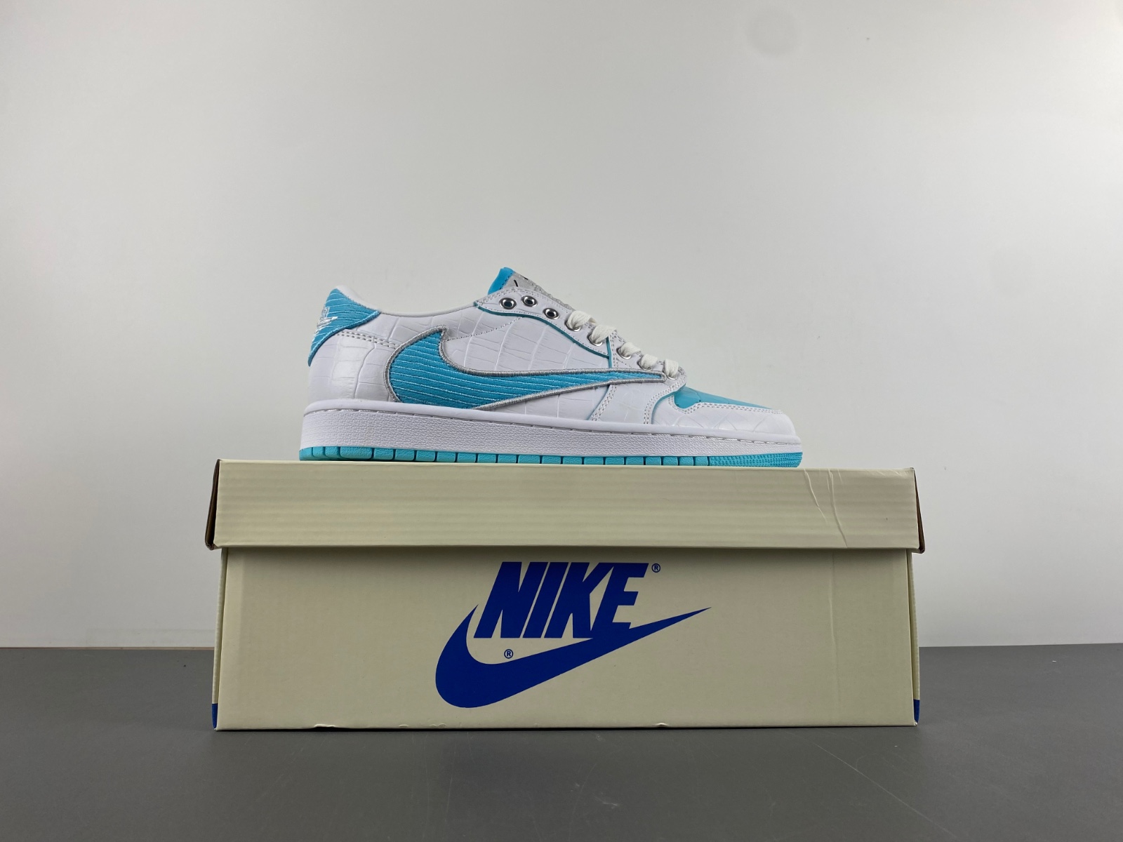 Travis Scott x Air Jordan 1 Low Branco & azul turquesa DM7866-771