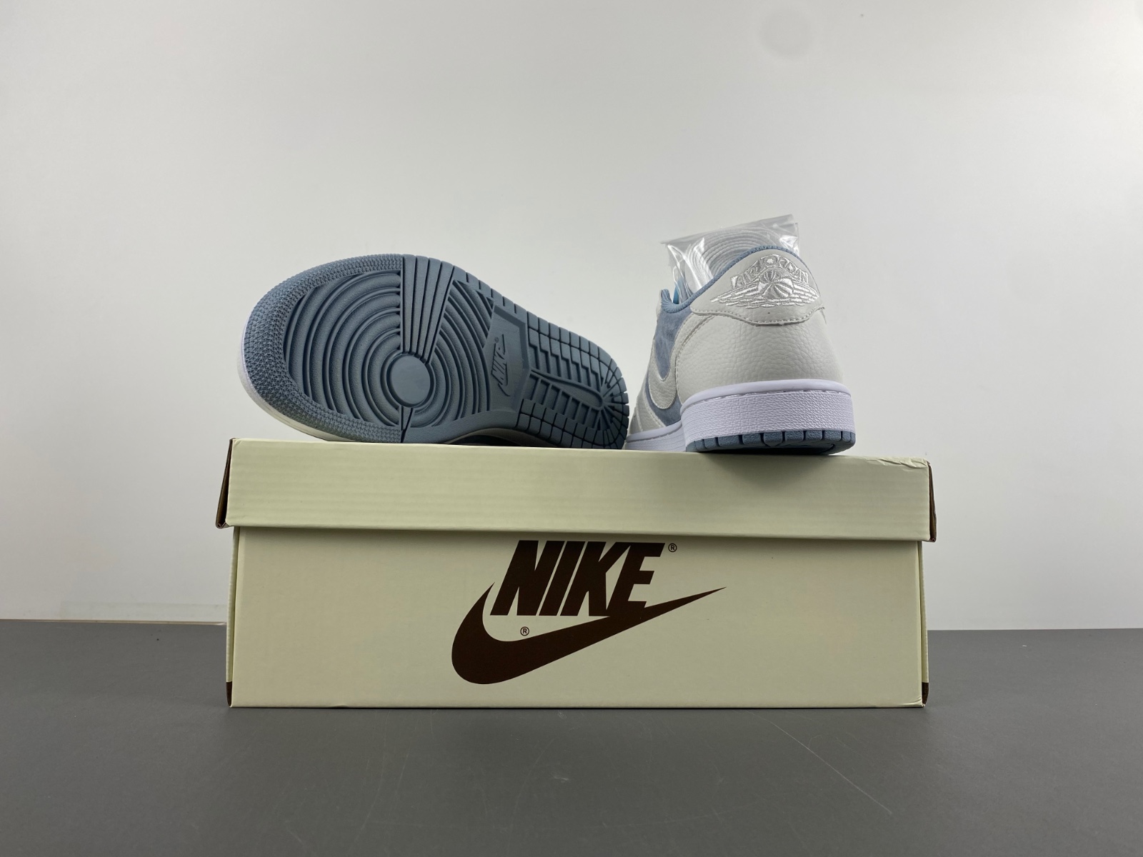 Fragment x Travis Scott x Air Jordan 1 Low White and Blue DM7866-888