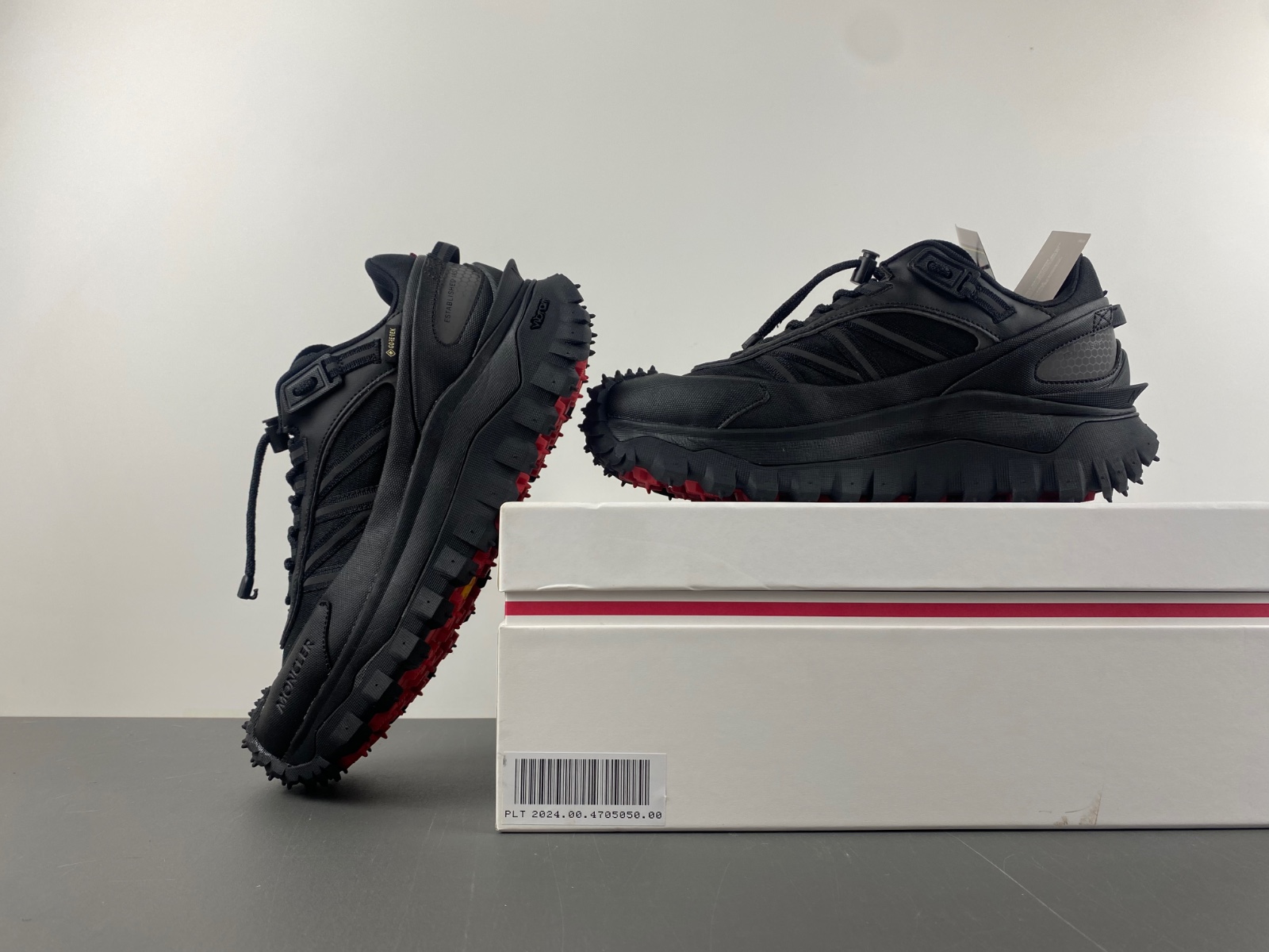 Moncler Trailgrip GTX Sneakers in Black