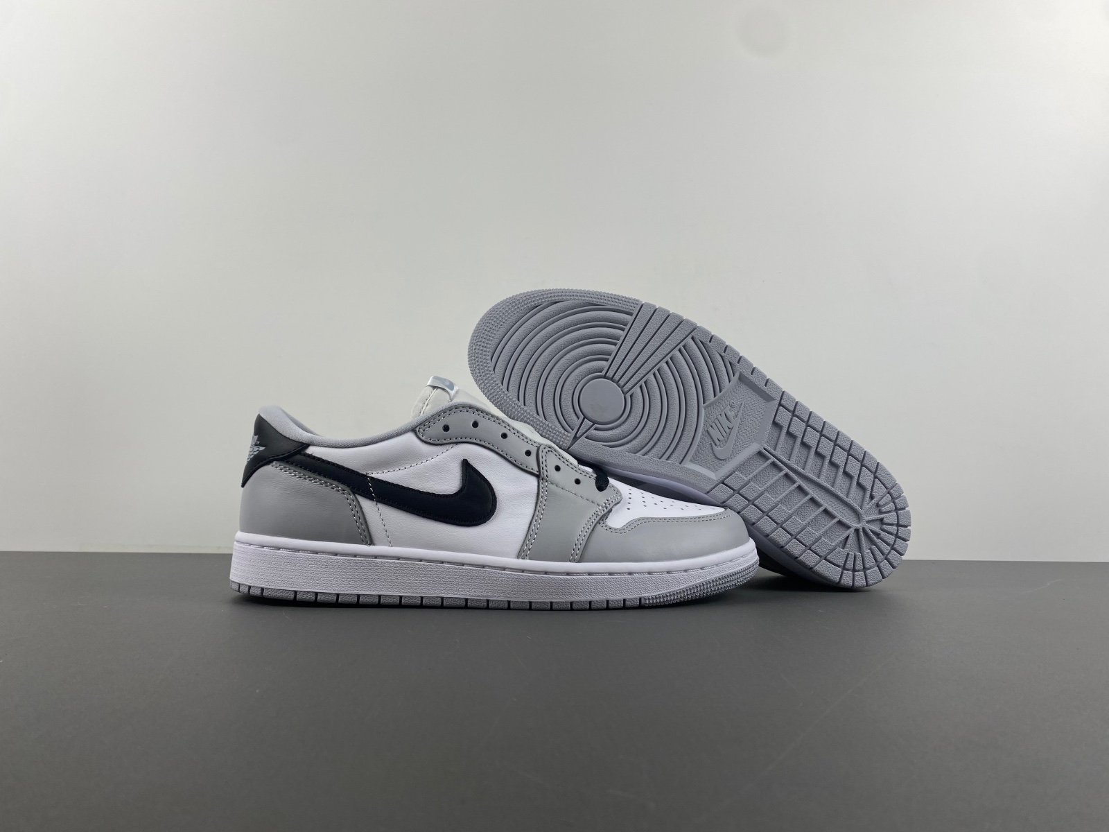 air jordan 1 retro low og barons cz0790 110
