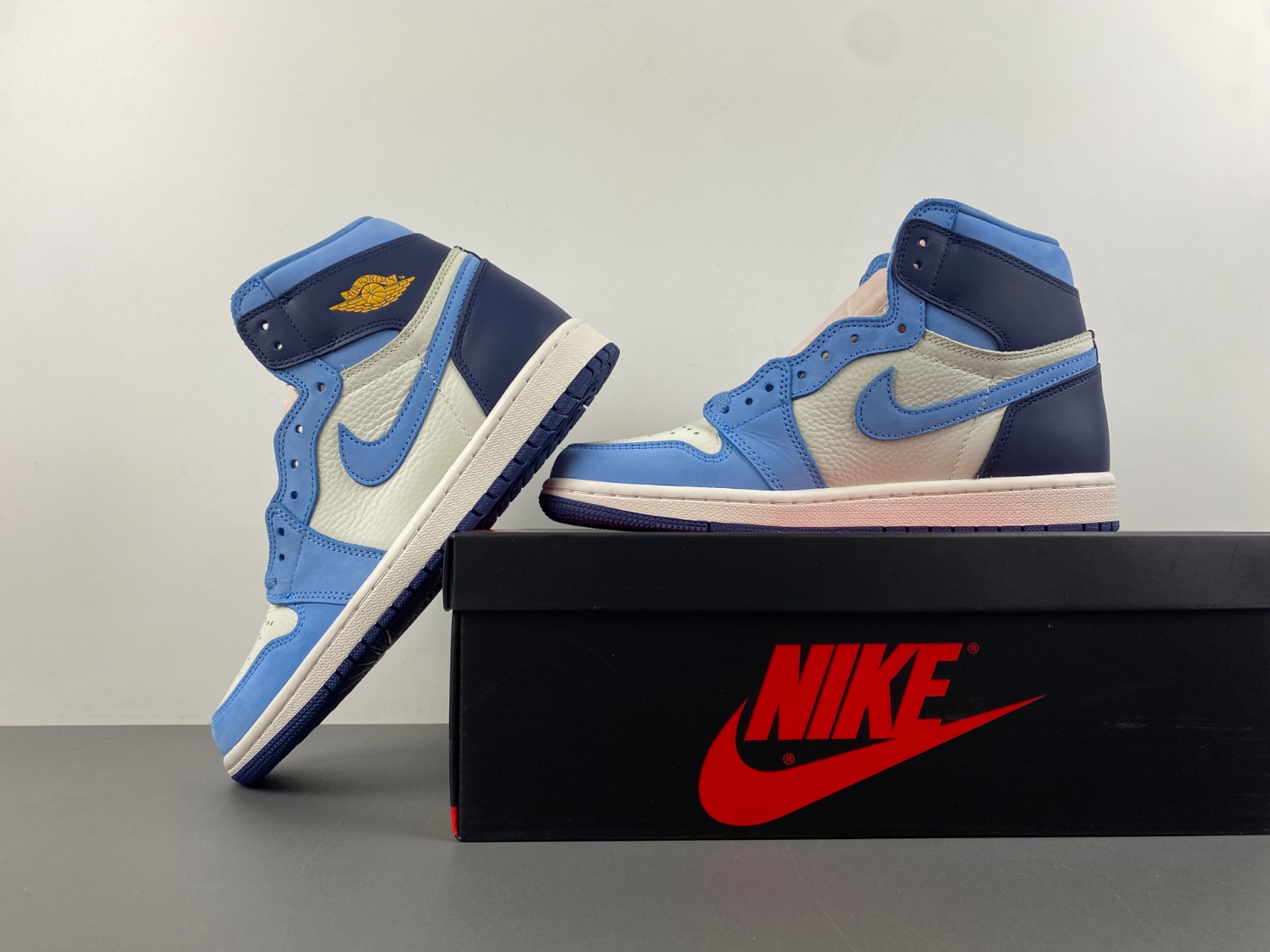 wmns air jordan 1 retro high og university blue midnight navy fd2596 400