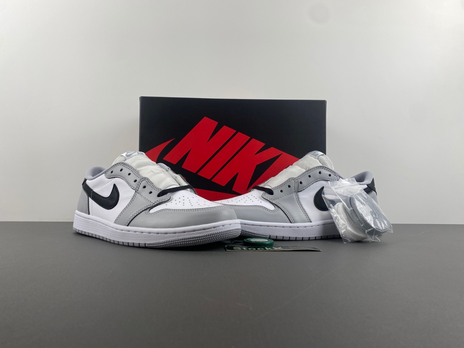 air jordan 1 retro low og barons cz0790 110