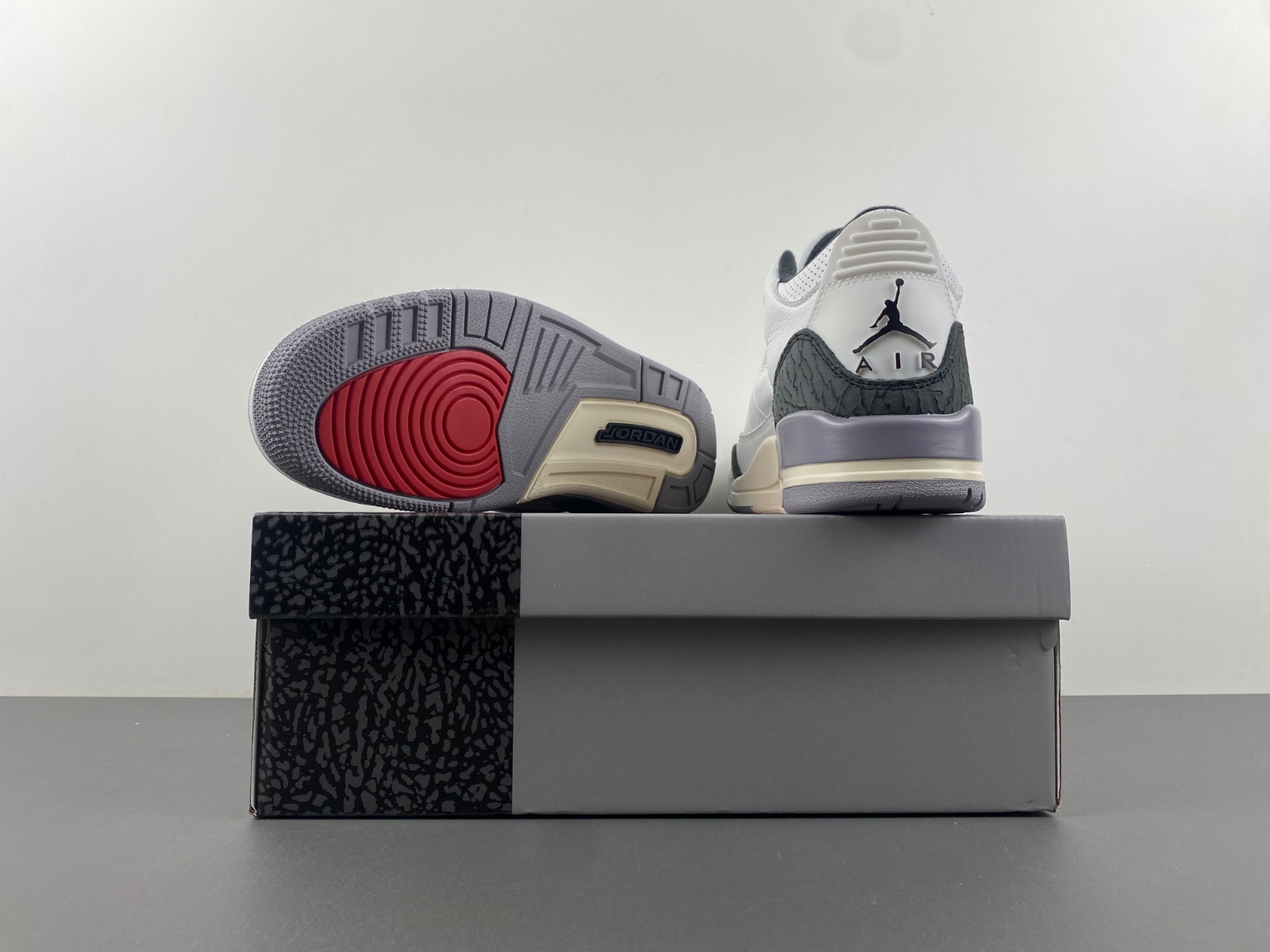 air jordan 3 retro cement grey ct8532 106