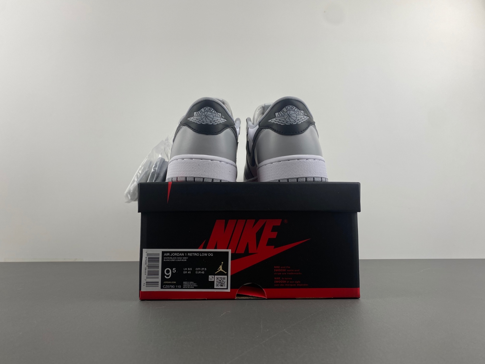 air jordan 1 retro low og barons cz0790 110