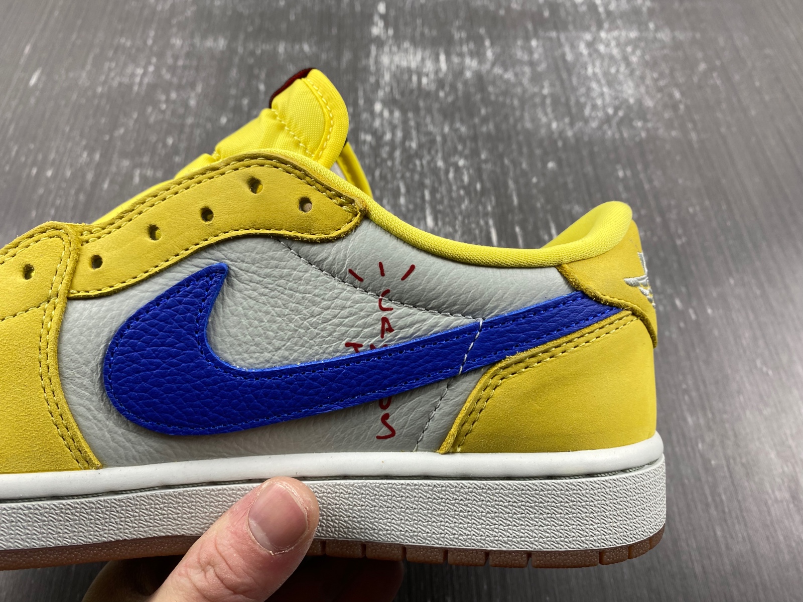 Travis Scott x Air Jordan 1 Low OG “Canary”DZ4137-700
