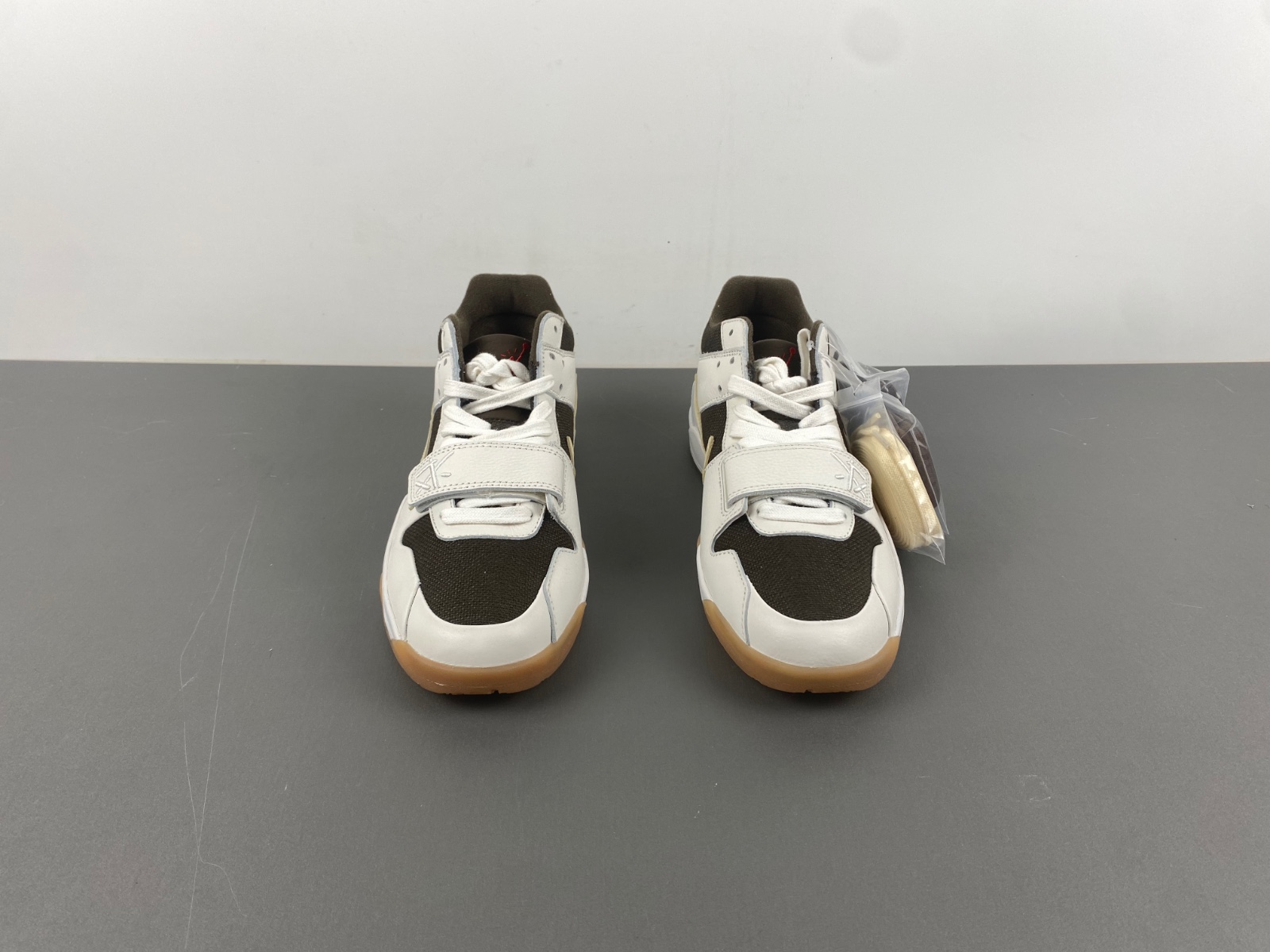 Travis Scott x Jordan Jumpman Jack Sail FZ8117-100