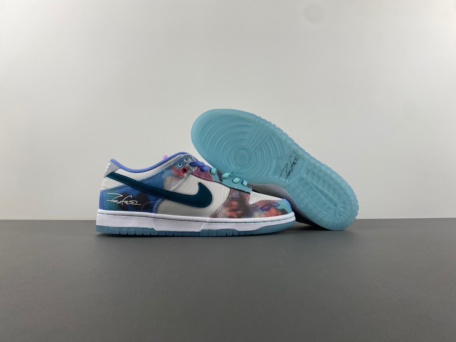 Nike Futura Laboratories x Dunk SB Low Bleached Aqua HF6061-400
