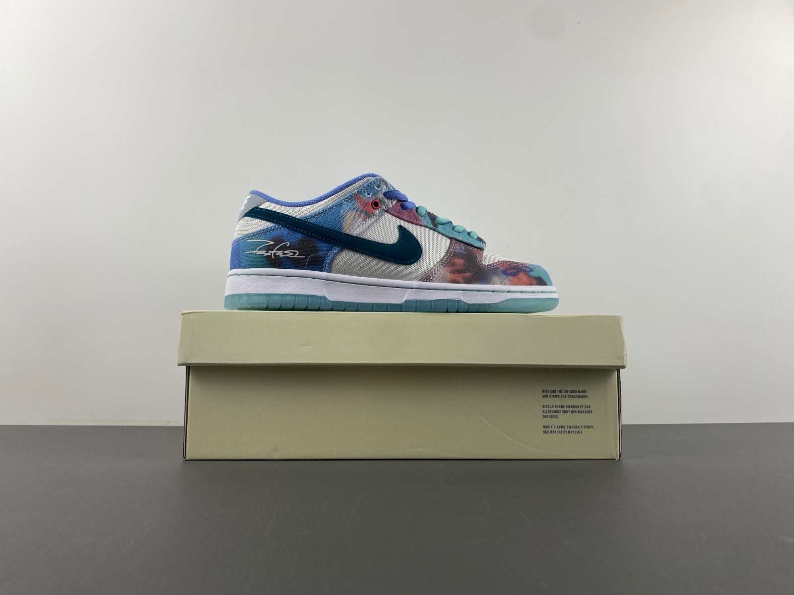 Nike Futura Laboratories x Dunk SB Low Bleached Aqua HF6061-400