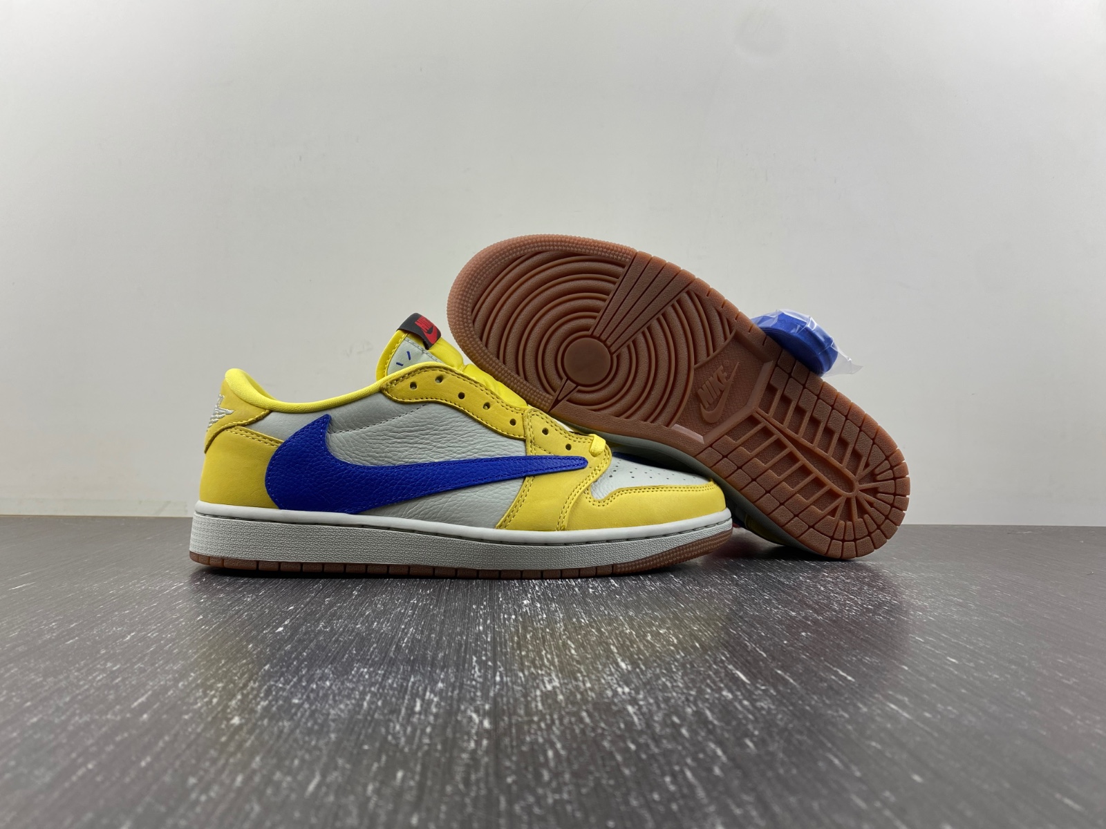 Travis Scott x Air Jordan 1 Low OG “Canary”DZ4137-700