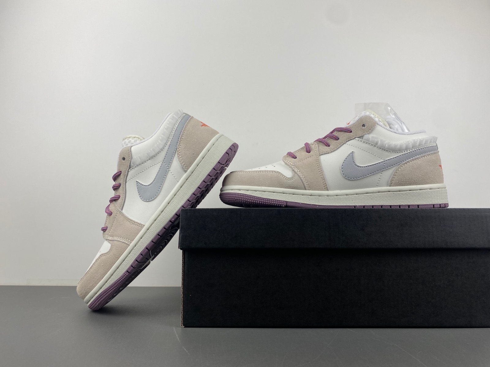 Air Jordan 1 Low Alt SE 'Legend Light Brown' FQ8094-100