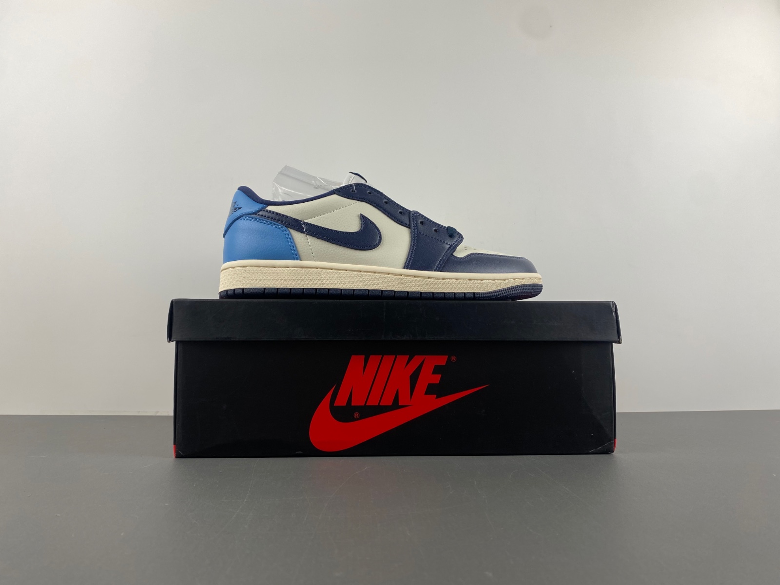 Nike Air Jordan 1 Retro Obsidian CZ0790-400