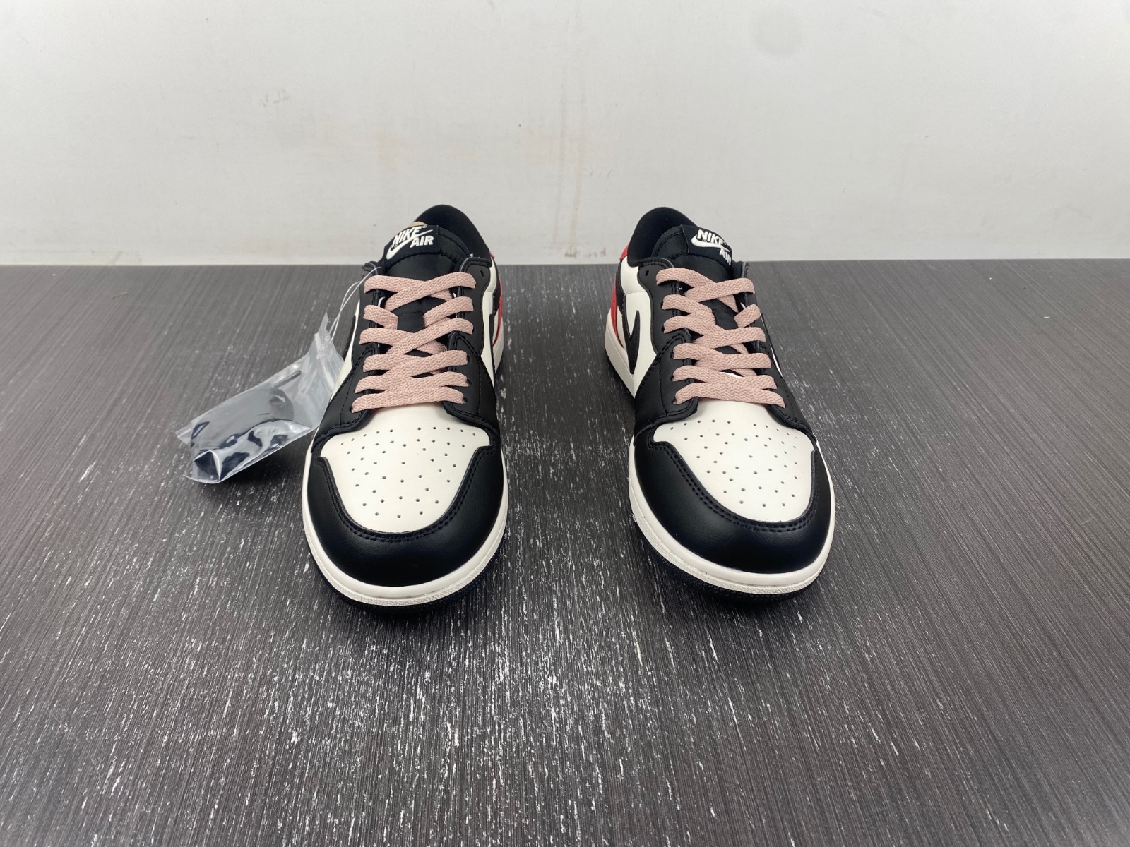 Jordan 1 Retro Low OG PSG Paris Saint-Germain