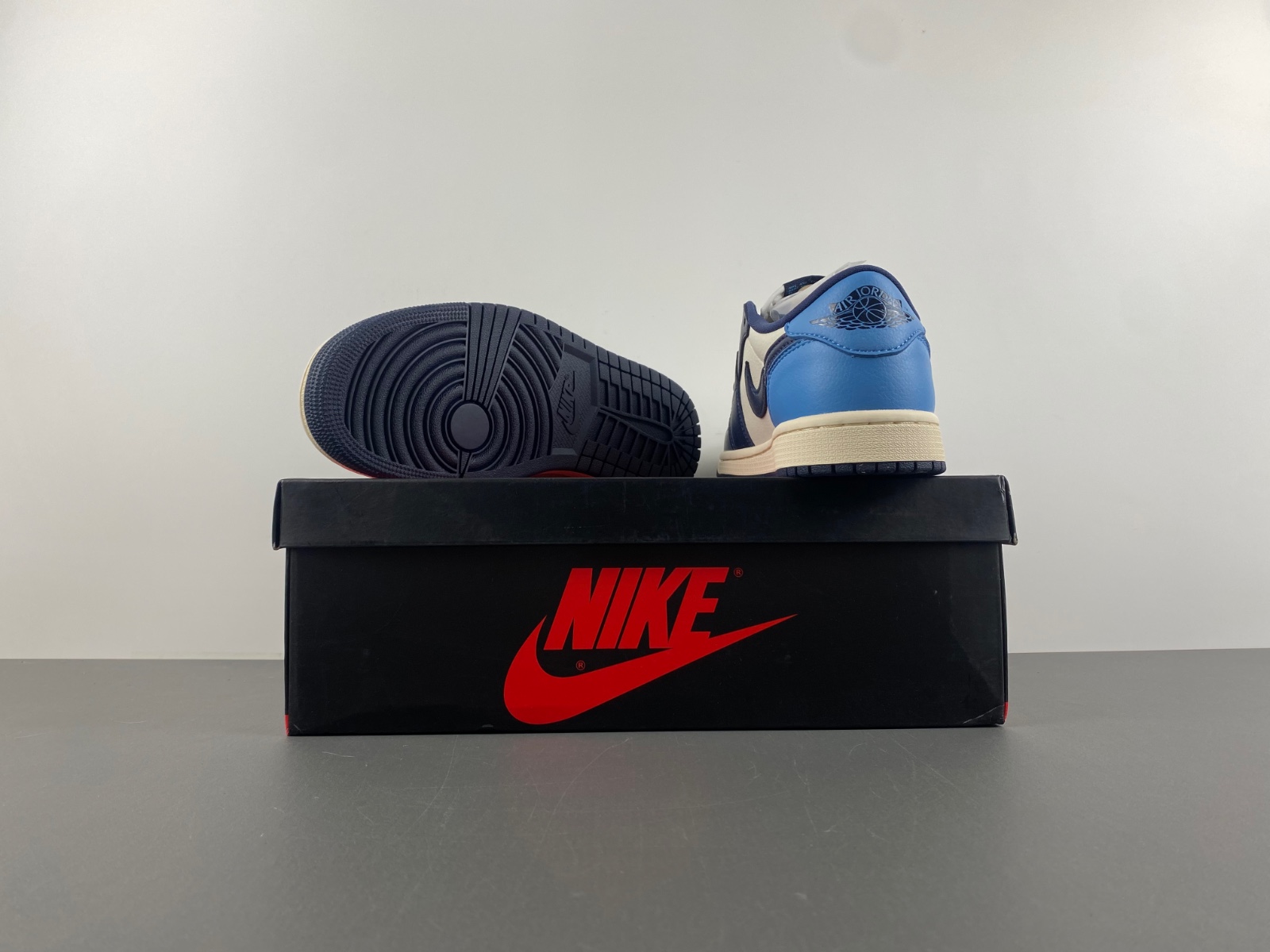 Nike Air Jordan 1 Retro Obsidian CZ0790-400