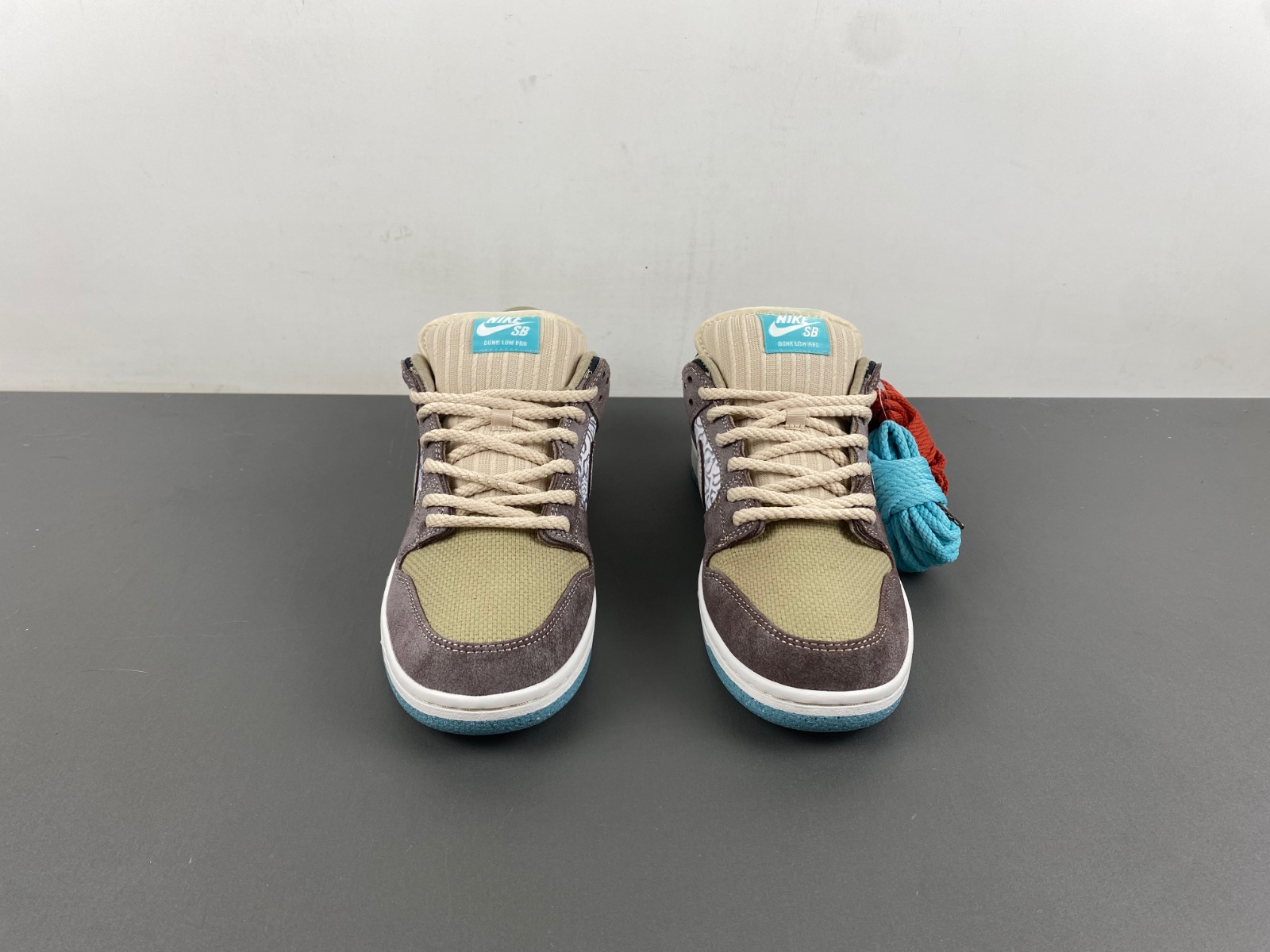 Nike dunk low sb big money fz3129 200