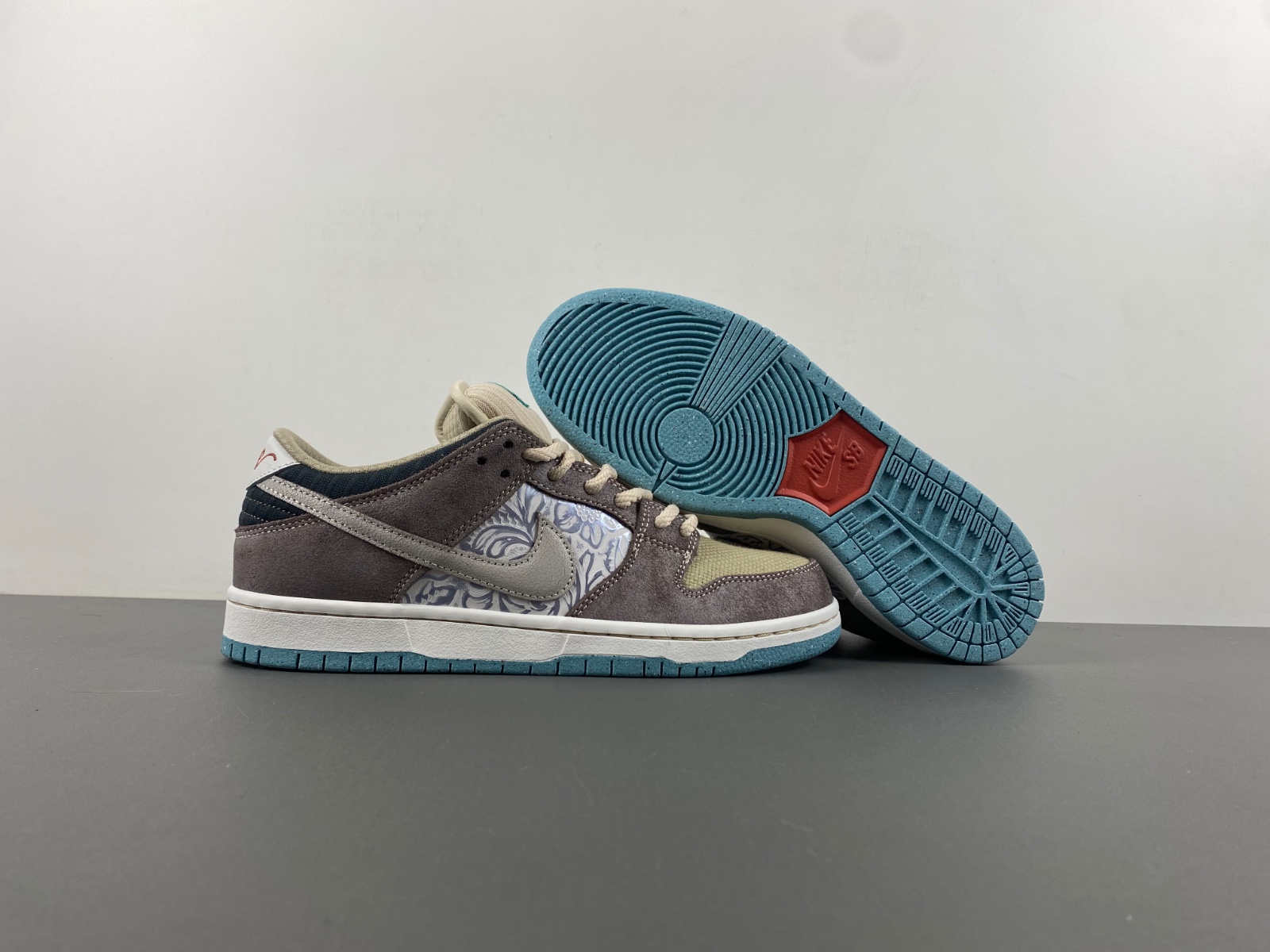 Nike dunk low sb big money fz3129 200