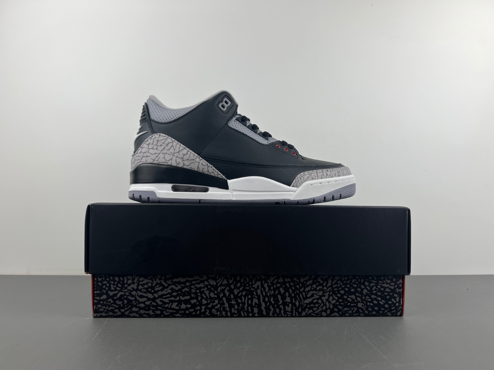 Air Jordan 3 OG “Black Cement”DN3707-010